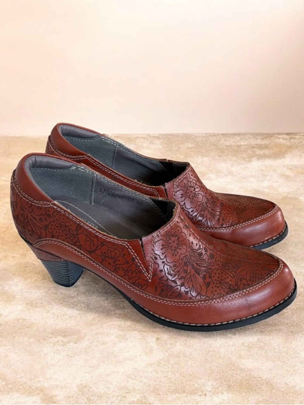 L’Artiste Spring Step Leather Floral Tooled Mid-Heel Slip-Ons Size 40